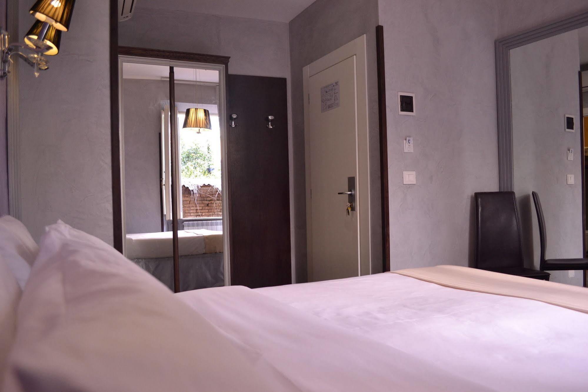 Tiburtina House Hotel Rome Exterior photo